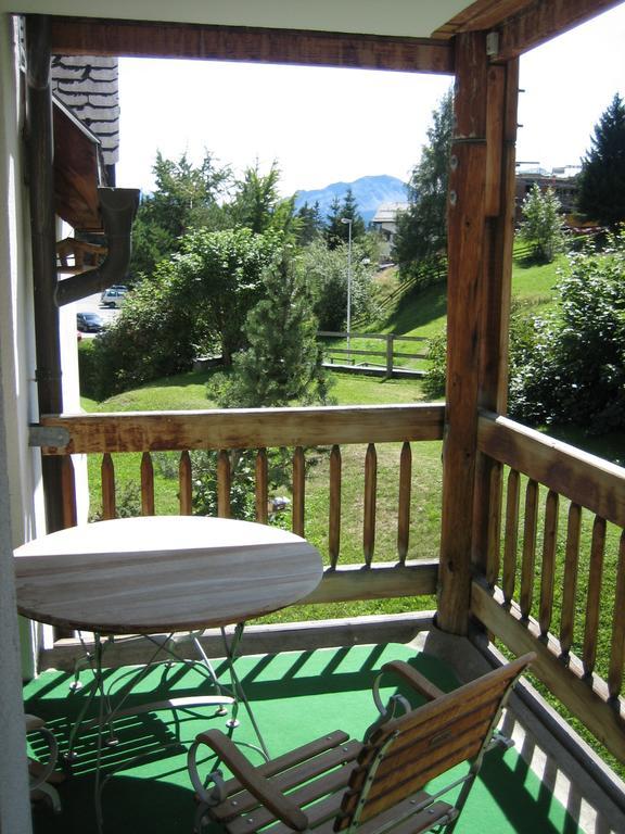 Schweizerhof Ferienwohnungen Lenzerheide 6 Room photo